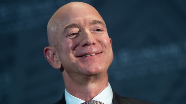 Jeff Bezos nói gì trong bức thư gửi cổ đông cuối cùng với tư cách CEO Amazon? - Ảnh 1.