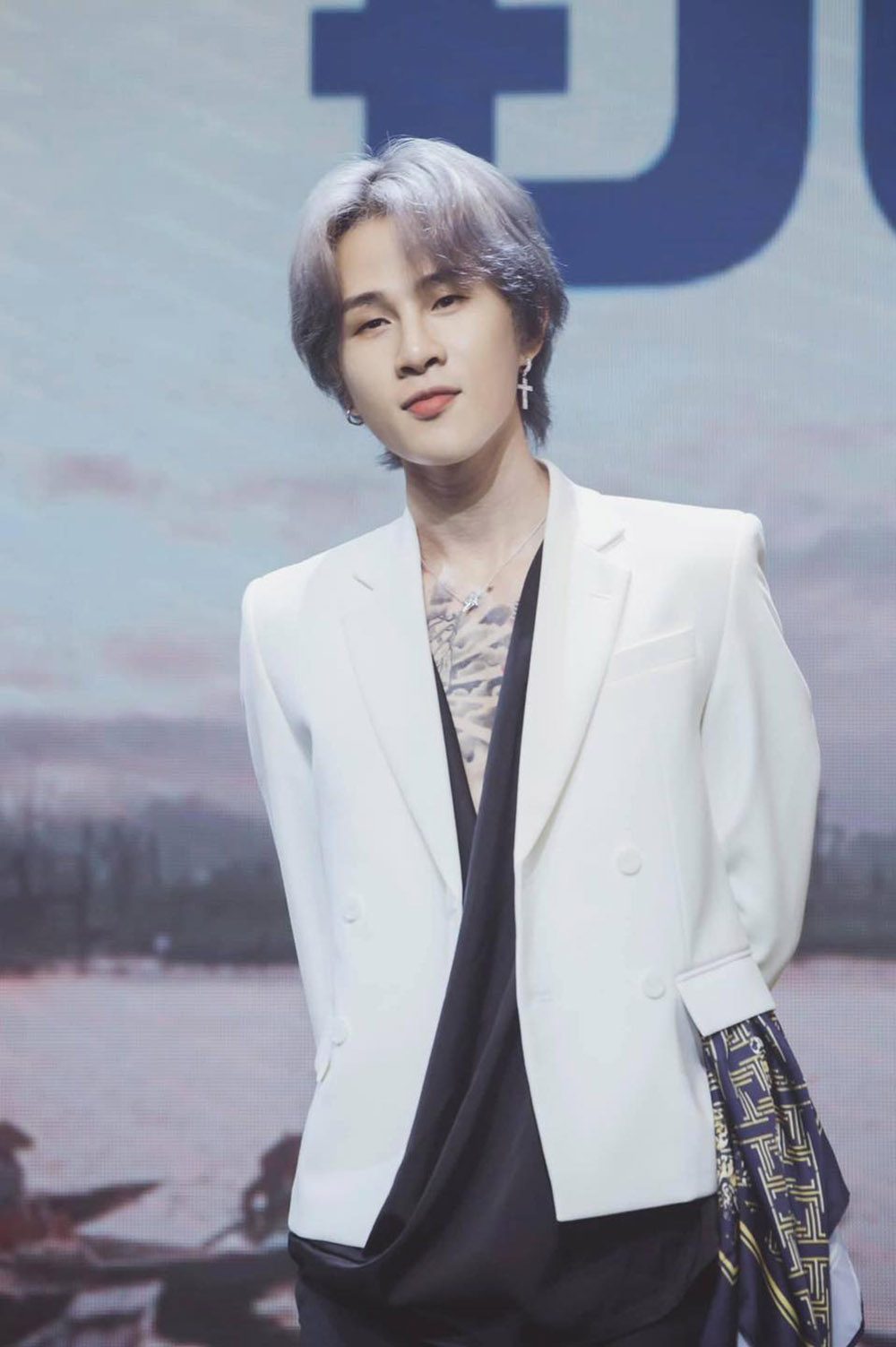 Image hình ảnh hình ảnh hình ảnh hình ảnh hình ảnh hình ảnh hình ảnh hình ảnh hình ảnh Jack - Jack gây chú ý với hình ảnh mỹ nam, cuốn hút