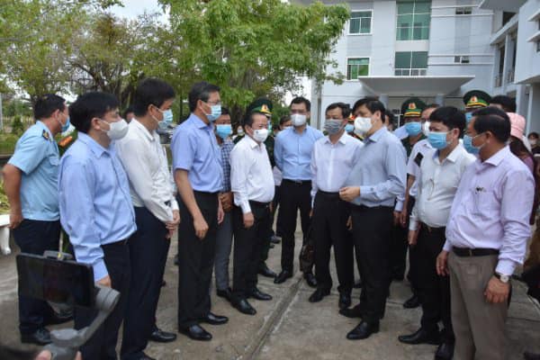 Bộ trưởng Bộ Y tế: Việt Nam có thể xuất hiện đợt dịch thứ 4 - Ảnh 1. Bộ trưởng Bộ Y tế: Việt Nam có thể xuất hiện đợt dịch thứ 4 - Ảnh 1.