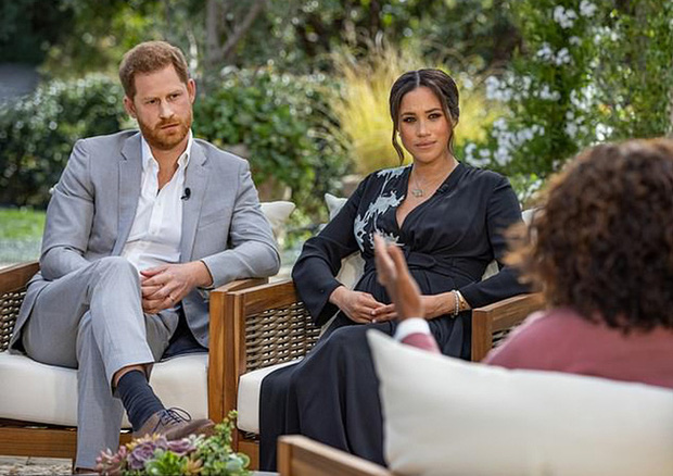 Meghan Markle tố Hoàng gia Anh phân biệt đối xử, thiên vị chị dâu Kate, Cung điện lần đầu lên tiếng phản hồi - Ảnh 4.