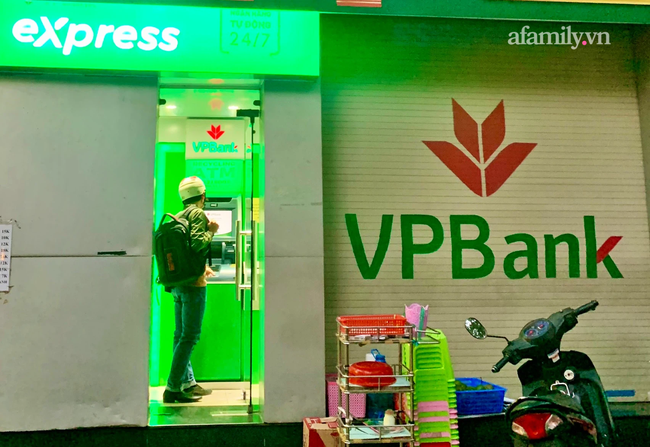 Người đàn ông ở TP.HCM bị nuốt gần 70 triệu đồng khi nạp tiền vào cây CDM của VPBank, bức xúc tố ngân hàng giải quyết thiếu trách nhiệm - Ảnh 1.