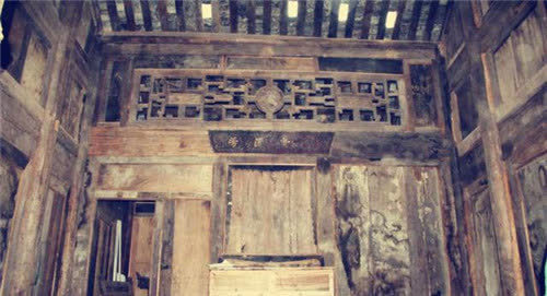 Bí ẩn căn nhà gỗ trị giá 2 nghìn tỷ đồng của một ông nông dân nghèo - Ảnh 5. Bí ẩn căn nhà gỗ trị giá 2 nghìn tỷ đồng của một ông nông dân nghèo - Ảnh 5.