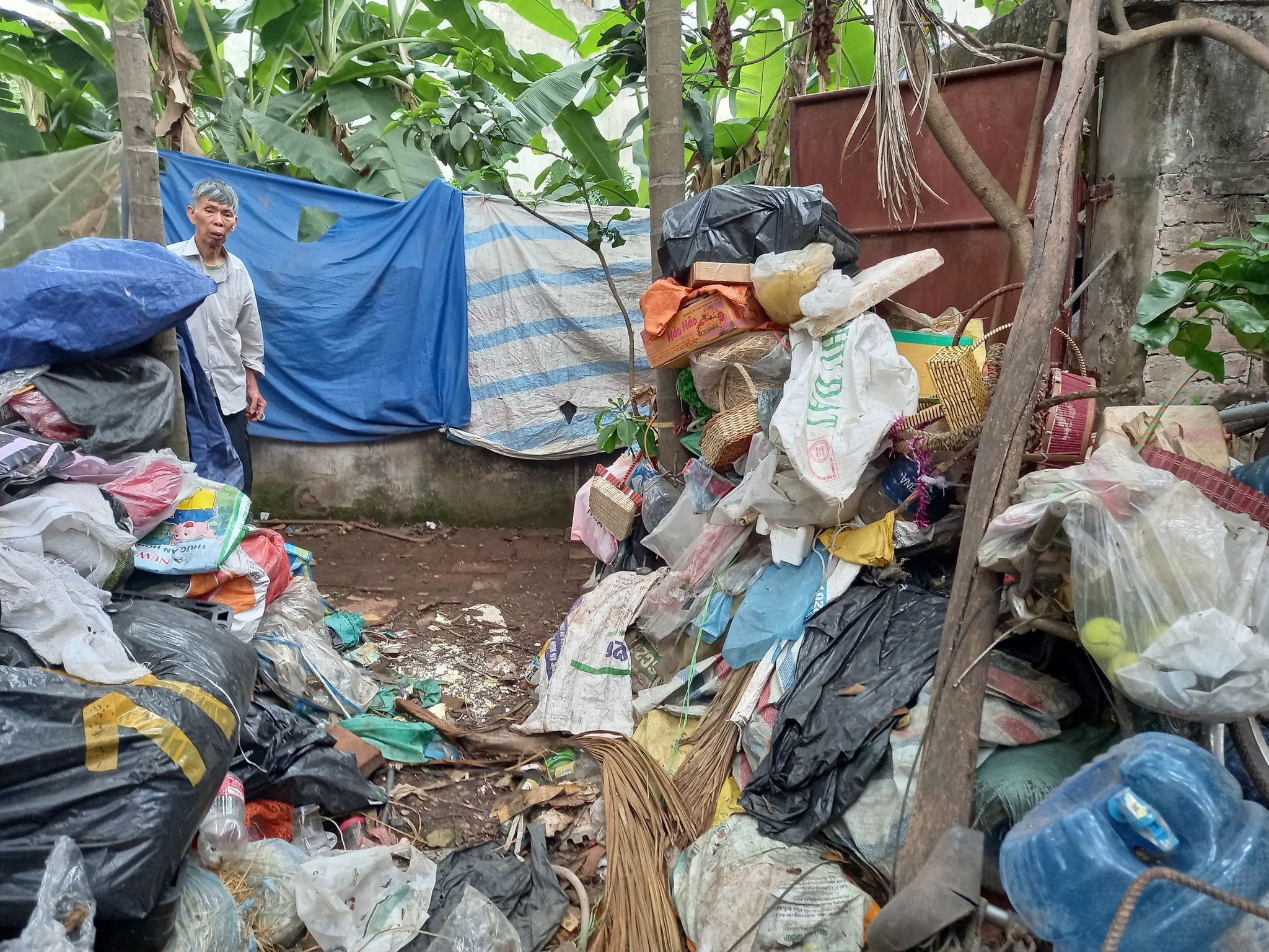 Mẹ của nữ lao công bị sát hại ở Hà Nội: Con bé khổ từ lúc chào đời, đến chết vẫn khổ... - Ảnh 3. Mẹ của nữ lao công bị sát hại ở Hà Nội: Con bé khổ từ lúc chào đời, đến chết vẫn khổ... - Ảnh 3.