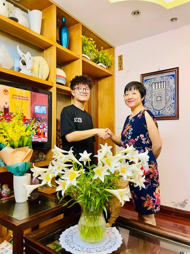  Con trai Tít của MC Thảo Vân mới 16 tuổi mà đã đi kiếm tiền bằng công việc này, chị vợ của Công Lý vào bình luận một câu nghe mà nở mũi - Ảnh 3.