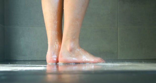 Nghiên cứu chỉ ra vì sao tiểu tiện trong khi tắm lại là một cái lợi - Ảnh 1.