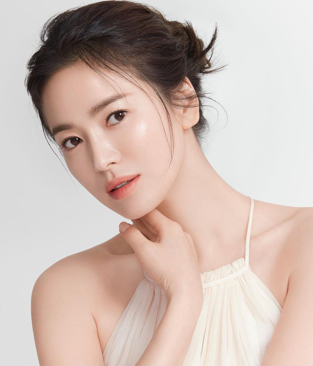 Đại tiệc nhan sắc xâm chiếm phim mới của Song Hye Kyo: Nữ thần huyền thoại, nam thần Kpop giờ đến idol có đôi chân 10 tỷ - Ảnh 1.