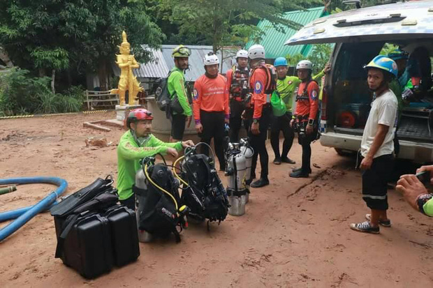 Trên đường hành hương, nhà sư Thái Lan bị mắc kẹt 3 ngày trong động lớn ngập nước và cuộc giải cứu ngoạn mục của 17 thợ lặn - Ảnh 2.