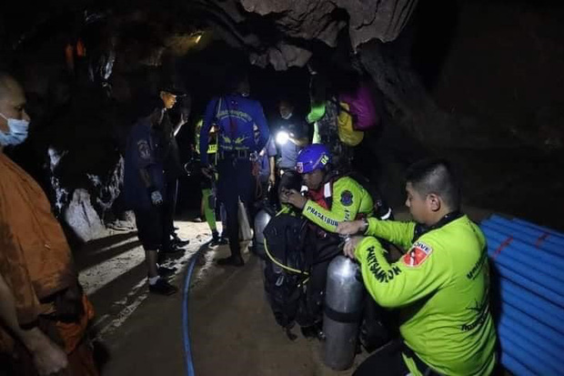 Trên đường hành hương, nhà sư Thái Lan bị mắc kẹt 3 ngày trong động lớn ngập nước và cuộc giải cứu ngoạn mục của 17 thợ lặn - Ảnh 6.