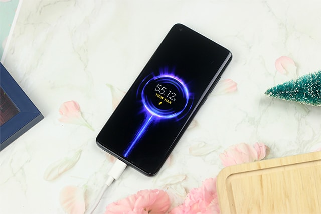 Gợi ý 5 smartphone sạc nhanh như ‘ăn cướp’, giá chỉ từ 11 triệu - Ảnh 1.