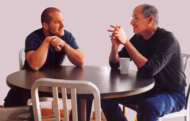 Cựu nhân viên Apple tiết lộ sở thích kỳ lạ của Steve Jobs: Tắt iPhone và trốn ra ngoài chơi với Jony Ive - Ảnh 1.