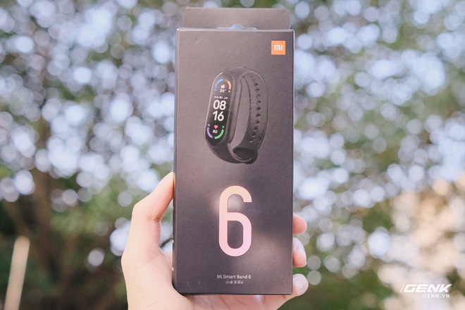 Trên tay Mi Band 6: Nâng cấp lên màn hình tràn viền, có đo SpO2, đã hỗ trợ tiếng Việt, giá 800,000 đồng - Ảnh 1.