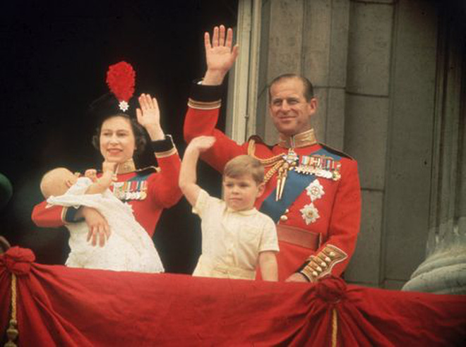 Ngắm nhìn những bức ảnh hiếm có về cuộc đời của cố Hoàng thân Philip, chồng Nữ hoàng Anh Elizabeth II - Ảnh 16.