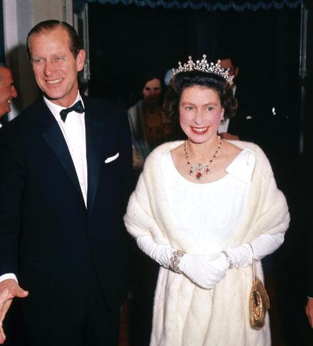 Ngắm nhìn những bức ảnh hiếm có về cuộc đời của cố Hoàng thân Philip, chồng Nữ hoàng Anh Elizabeth II - Ảnh 18.