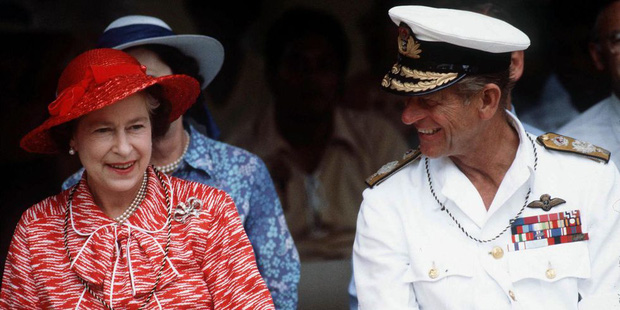 Nhìn lại những khoảnh khắc đẹp nhất của Hoàng thân Philip và Nữ hoàng Anh: Chuyện tình đôi đũa lệch cùng cuộc hôn nhân bền vững hơn 70 năm - Ảnh 23.