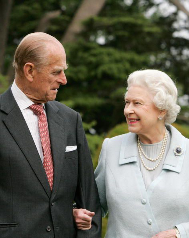 Ngắm nhìn những bức ảnh hiếm có về cuộc đời của cố Hoàng thân Philip, chồng Nữ hoàng Anh Elizabeth II - Ảnh 30.
