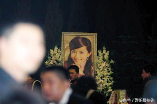 Mối tình đầu của Huỳnh Hiểu Minh: Khiến thiếu gia Bắc Kinh mê mệt, di nguyện đau đớn được mặc váy cưới trong tang lễ chính mình - Ảnh 5.