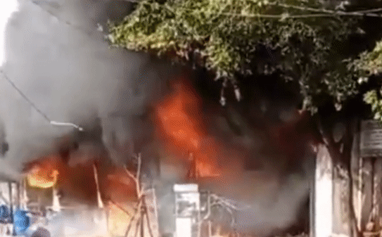 TPHCM: Cháy nổ kinh hoàng cửa hàng bán sơn