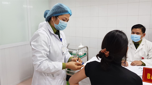 Phó Thủ tướng Vũ Đức Đam: Cuộc chiến vắc xin sẽ cực kỳ căng thẳng, Việt Nam vẫn phải chống dịch như chưa có vắc xin - Ảnh 1. Phó Thủ tướng Vũ Đức Đam: Cuộc chiến vắc xin sẽ cực kỳ căng thẳng, Việt Nam vẫn phải chống dịch như chưa có vắc xin - Ảnh 1.