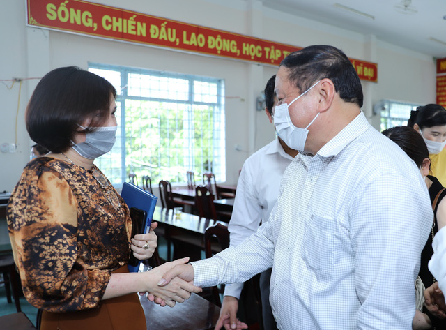 Bộ trưởng Nguyễn Văn Hùng: Nỗ lực để cùng tỉnh Kon Tum xây tổ đón đại bàng - Ảnh 4.