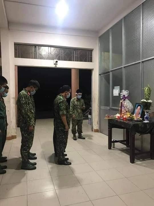 Mẹ mất đột ngột, chiến sĩ nén đau thương ở lại khu cách ly để tiếp tục thực hiện nhiệm vụ - Ảnh 1.