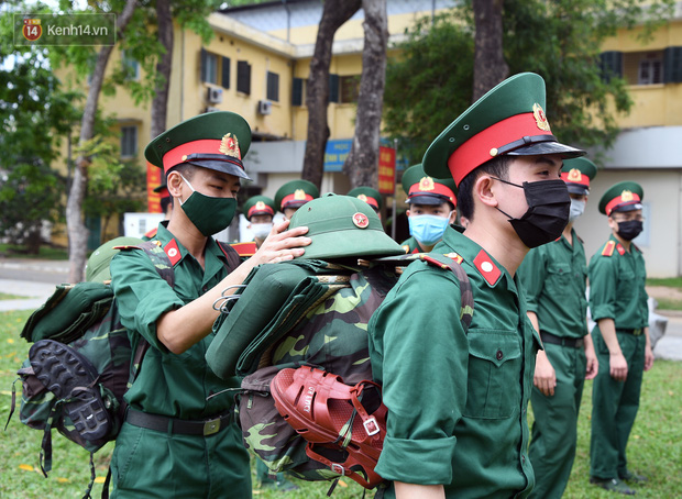 Ảnh: Gần 140 quân y hành quân tới Bắc Giang và Bắc Ninh hỗ trợ dập dịch - Ảnh 7.