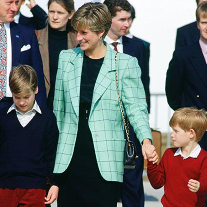 Giữa lúc căng thẳng lên cao trào, bức thư cũ của Công nương Diana được tiết lộ, kể về quan hệ của anh em William - Harry gây xúc động - Ảnh 2.