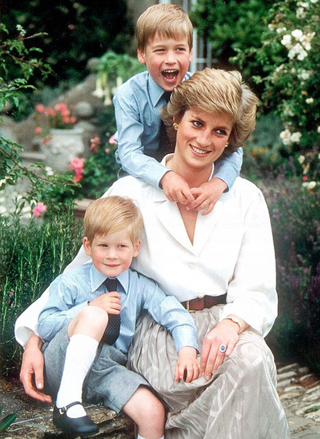 Giữa lúc căng thẳng lên cao trào, bức thư cũ của Công nương Diana được tiết lộ, kể về quan hệ của anh em William - Harry gây xúc động - Ảnh 3.