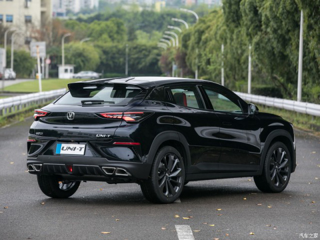 Changan Uni-T bất giờ chạy thử ở Hải Phòng: Nhìn như xe điện, ngang kích thước CX-5, giá quy đổi từ 400 triệu đồng - Ảnh 3.