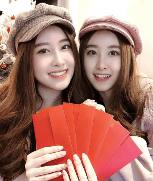 Cặp chị em sinh đôi thiên thần được mệnh danh đẹp nhất Đài Loan gây ngỡ ngàng với diện mạo ở tuổi thiếu nữ sau 16 năm - Ảnh 5.