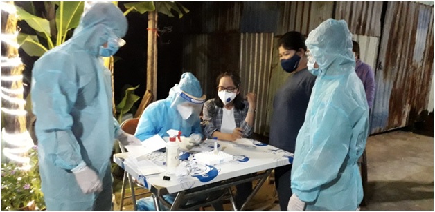 Phát hiện 13 người chung giáo phái tại Quận Gò Vấp dương tính: Riêng người vợ được các bác sĩ hội chẩn ngay trong đêm - Ảnh 2.