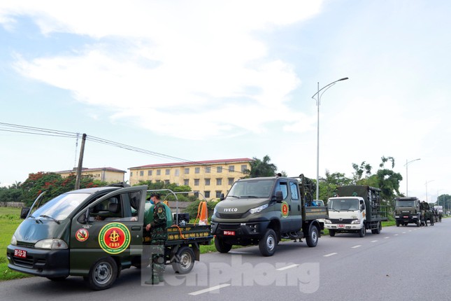 Quân đội tiêu độc, khử trùng tỉnh Bắc Ninh trong 2 ngày - Ảnh 3.