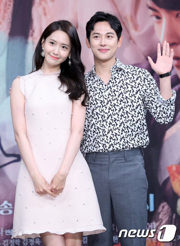 Bạn trai cũ Lee Seung Gi vừa công khai tình mới, Yoona (SNSD) cũng lộ luôn mối quan hệ bất ngờ với 1 nam thần màn ảnh - Ảnh 7.