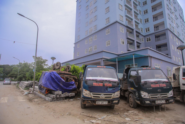  Khu chung cư tọa lạc vị trí đắc địa ở Hà Nội thành nơi tập kết rác  - Ảnh 14.