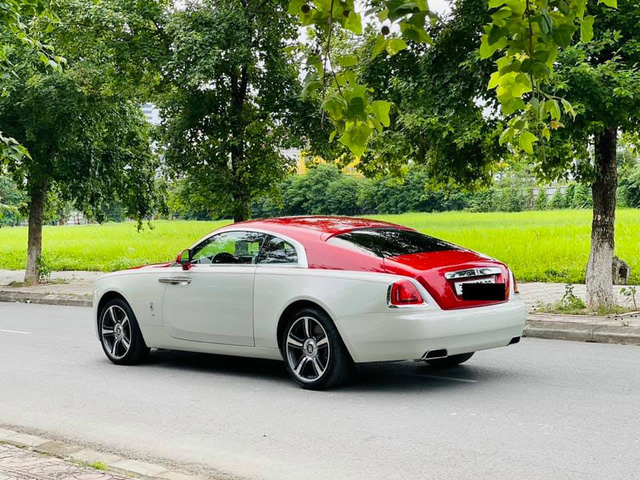 Mới chạy 10.000km, đại gia Việt rao bán Rolls-Royce Wraith rẻ hơn cả chục tỷ giá mua mới chính hãng - Ảnh 2.