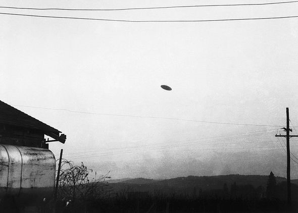 Cơ quan tìm kiếm UFO của Bộ Quốc phòng Mỹ có thể sẽ được khôi phục sau báo cáo của Lầu Năm Góc - Ảnh 1.