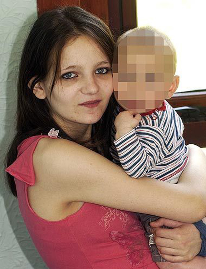 “Bà mẹ trẻ nhất nước Anh” mang bầu ở tuổi 11 sau khi bị chính anh trai ruột cưỡng bức khiến thế giới chấn động giờ ra sao? - Ảnh 4.