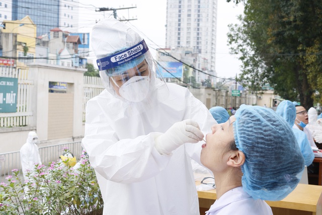 BV Bệnh Nhiệt đới Trung ương trở thành ổ dịch, chuyên gia đánh giá: Phức tạp nhưng còn 2 điều may mắn! - Ảnh 1. BV Bệnh Nhiệt đới Trung ương trở thành ổ dịch, chuyên gia đánh giá: Phức tạp nhưng còn 2 điều may mắn! - Ảnh 1.