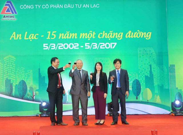 Bất ngờ với ông chủ siêu dự án hot nhất Hà Nội vừa bị thanh Tra, nắm trong tay hàng trăm ha đất vàng, sở hữu hai doanh nghiệp BĐS lớn, là người giàu thứ 67 trên sàn chứng khoán Việt Nam - Ảnh 3.