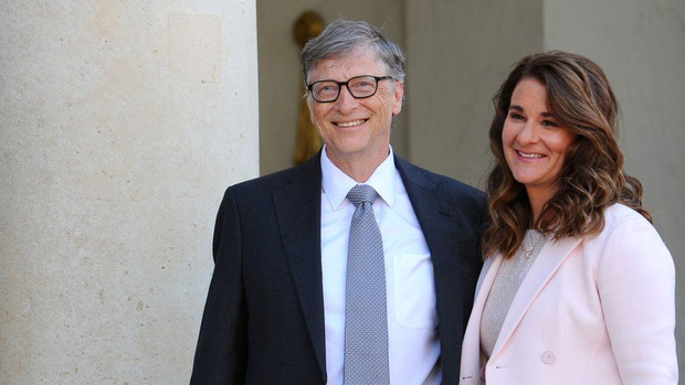 Có 1 vị chủ tịch đế chế giải trí quyền lực nhất xứ Hàn cũng rửa bát phụ vợ như Bill Gates, nhưng sau 11 năm cái kết khác hẳn - Ảnh 1.