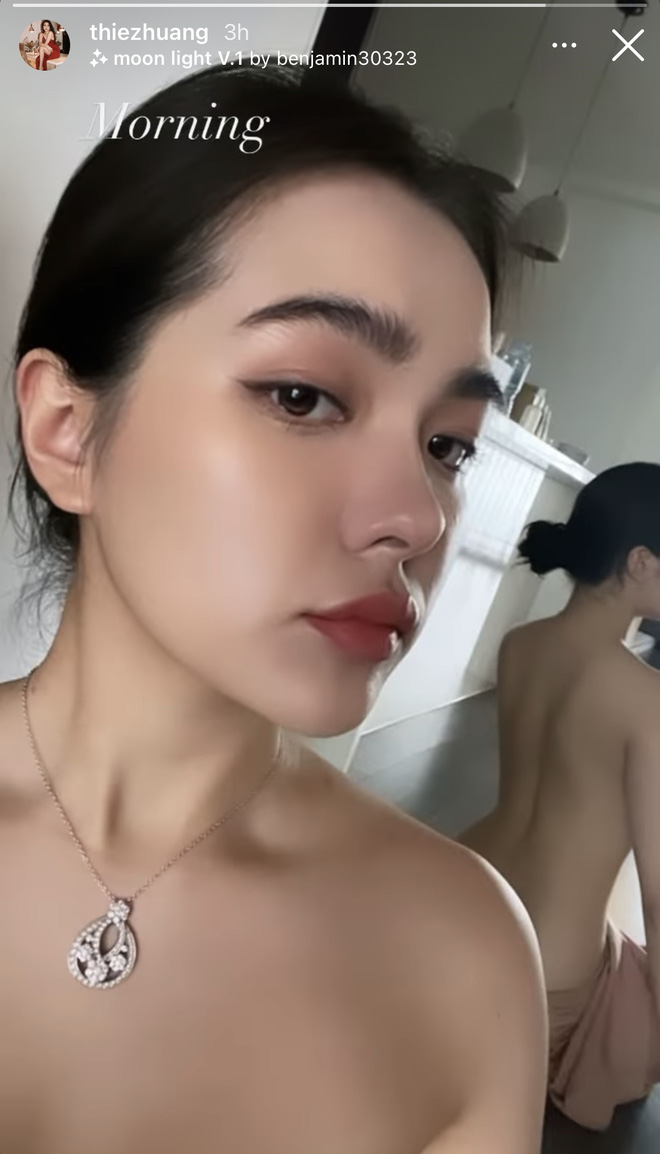 Hot girl mua nhà năm 19 tuổi có pha khoe ảnh bán nude táo bạo, không thể rời mắt khỏi tấm lưng phản chiếu trong gương - Ảnh 3.