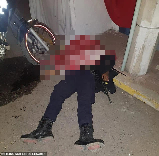 Thực tại đảo ngược ở Mexico: Băng đảng ma túy đi truy bắt cảnh sát vì dám... truy bắt chúng - Ảnh 2.