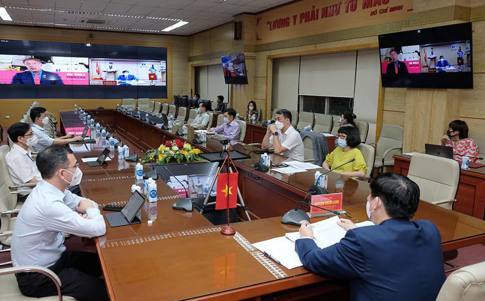 Việt Nam tích cực đẩy mạnh mua và tiếp nhận công nghệ sản xuất vắc xin Covid-19
