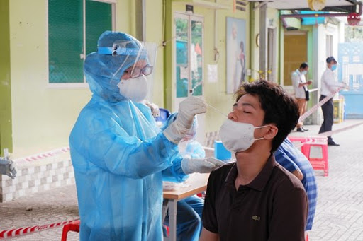 PGS Trần Đắc Phu: Đừng để “đốm lửa” thành “đám cháy”. Nếu số ca Covid-19 ở Việt Nam lên tới 10.000, thiệt hại kinh tế rất lớn! - Ảnh 5. PGS Trần Đắc Phu: Đừng để “đốm lửa” thành “đám cháy”. Nếu số ca Covid-19 ở Việt Nam lên tới 10.000, thiệt hại kinh tế rất lớn! - Ảnh 5.