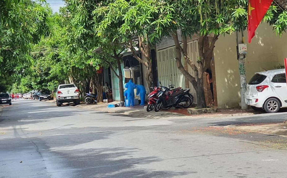 Thêm 2 trường hợp mắc Covid-19 sau khi đến điểm tắm nước ngọt công cộng ở biển Hà Tĩnh
