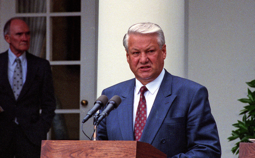 Tiết lộ sốc: Hàng trăm nhân viên CIA đã "giúp" cựu TT Nga Boris Yeltsin điều hành đất nước