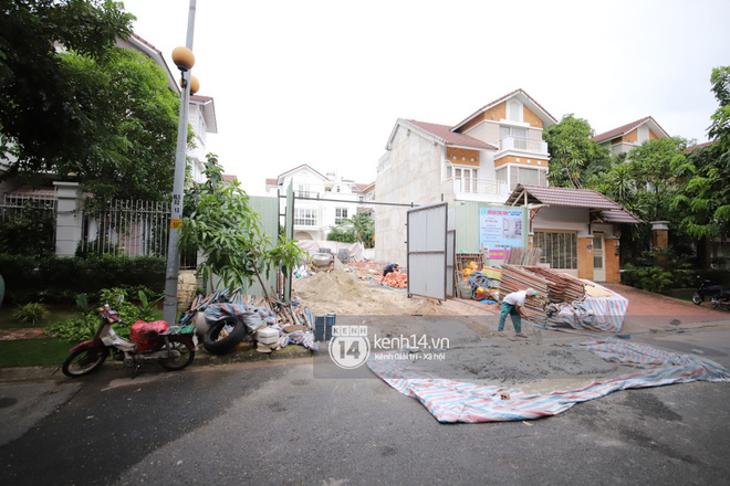 Trực tiếp thăm biệt thự của Thuỷ Tiên giữa ồn ào: Đã đập đi hoàn toàn để xây mới, công trình che kín, thông tin chủ đầu tư gây chú ý - Ảnh 9.