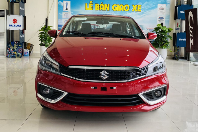 Suzuki Ciaz giảm giá 70 triệu tại đại lý: Chỉ hơn Kia Morning 25 triệu đồng, cạnh tranh Toyota Vios bản dịch vụ - Ảnh 2.