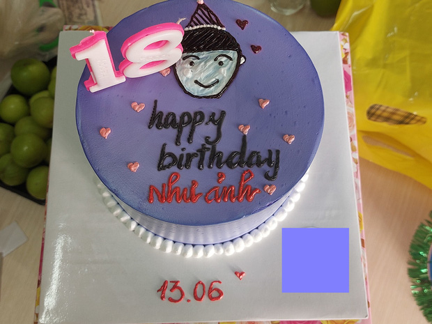Cô gái yêu cầu viết lên bánh kem dòng chữ Happy Birthday như ảnh, thấy thành phẩm xong khổ chủ xỉu luôn 8 ngày chưa tỉnh - Ảnh 2.