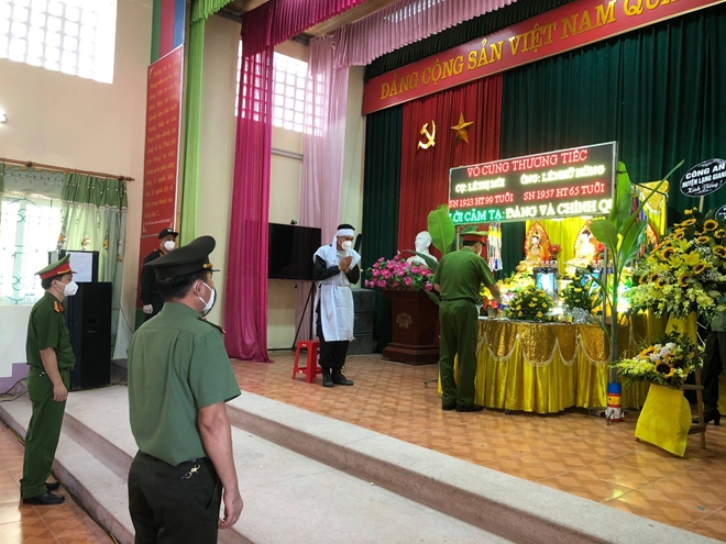 Cán bộ CSCĐ nghẹn ngào chịu tang bố và bà nội nơi tâm dịch Bắc Giang - Ảnh 3.