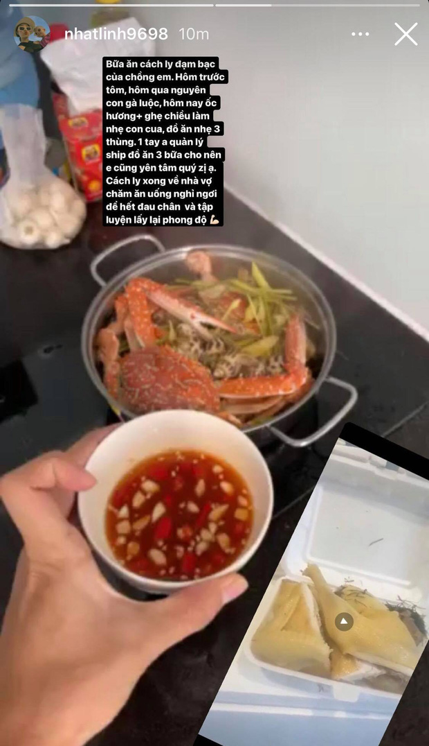 Một cầu thủ tuyển Việt Nam có bữa cơm cách ly nhìn mà mê: Ốc hương, ghẹ, tôm chẳng thiếu gì! - Ảnh 1.